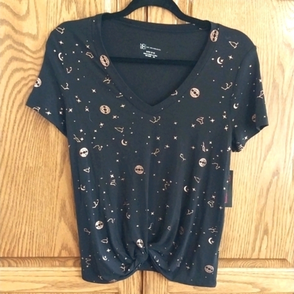 No Boundaries NWT Celestial T-Shirt‎ Top Knotted Tie Size Small Black Copper